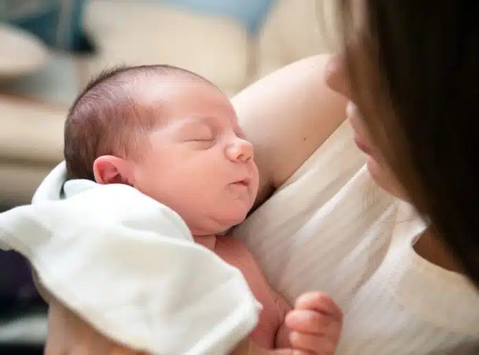 Buone notizie per le mamme italiane: l'assegno di maternità comunale aumenta del 5,4%, occorre questo ISEE