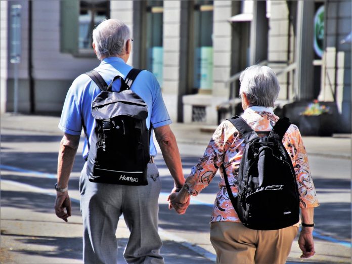 Chi è nato negli anni 70 andrà in pensione a 73 anni, la denuncia dei sindacati