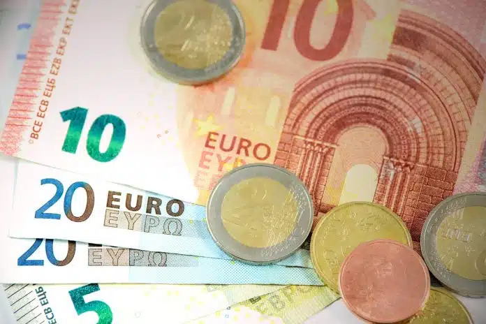 INPS, arriva un bonus da 300 euro per queste categorie: a chi spetta e come richiederlo