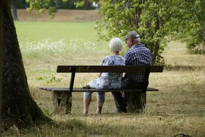 Sono 157mila gli italiani che incassano la pensione da 40 anni, è un esercito di baby pensionati pagati da tutti noi