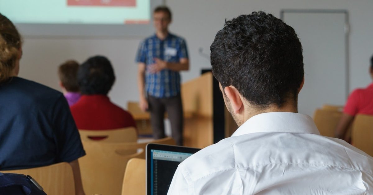 Educazione Civica, occorre il docente specifico in grado di insegnare queste cose