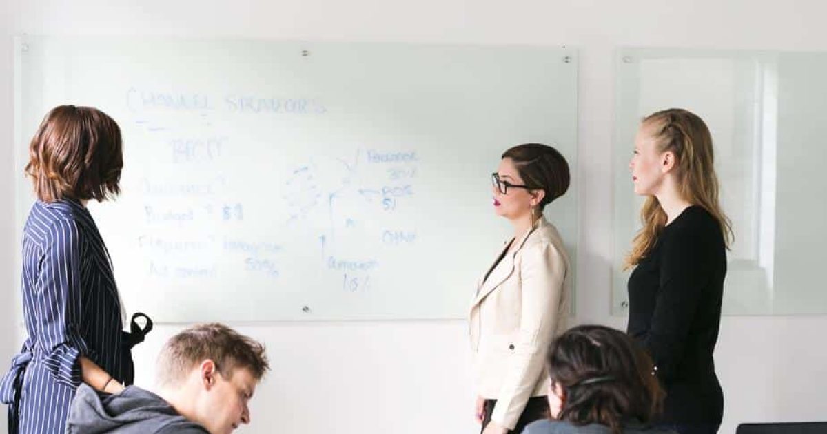 Scuola 100 mila nuovi posti. lezione frontale